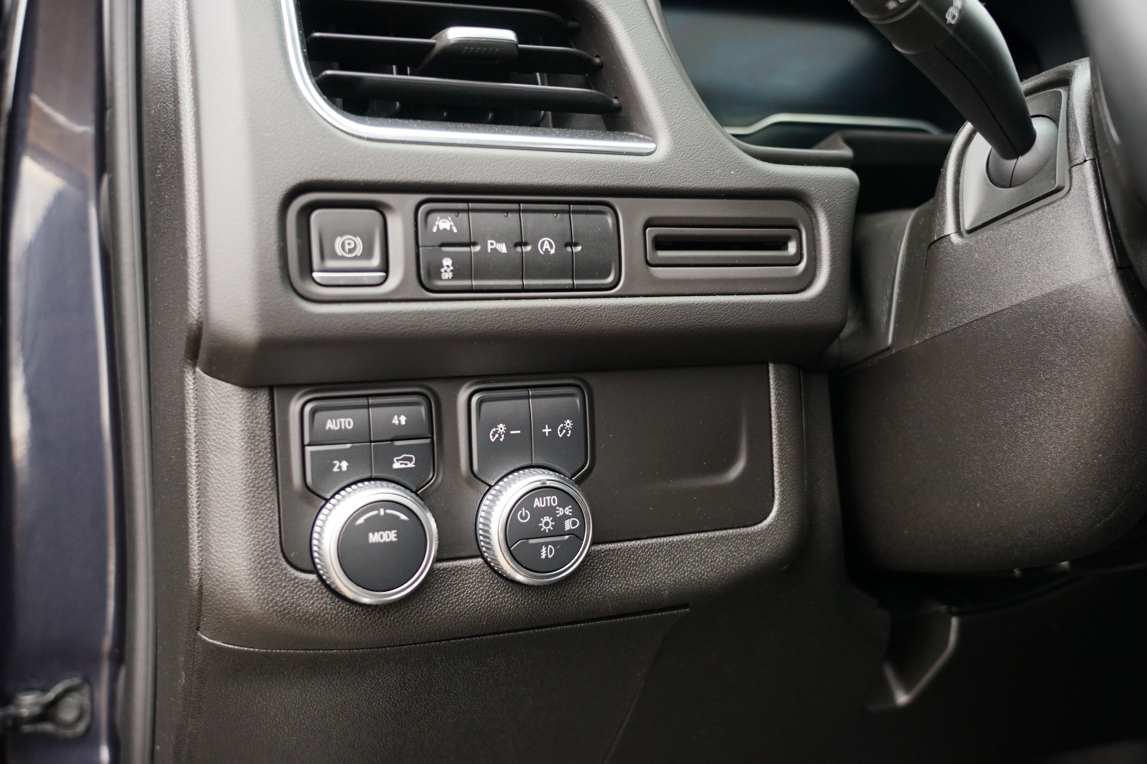 Used 2023 GMC Yukon XL SLT image 18