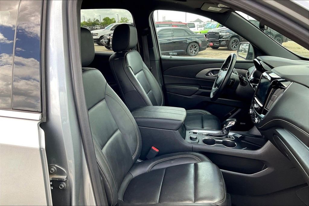 Used 2023 Chevrolet Traverse LT w/ LT Premium Package AWD/4WD image 30