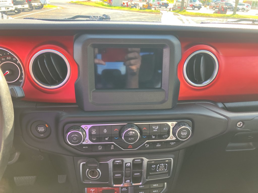 Used 2020 Jeep Gladiator Rubicon w/ Safety Group AWD/4WD image 7