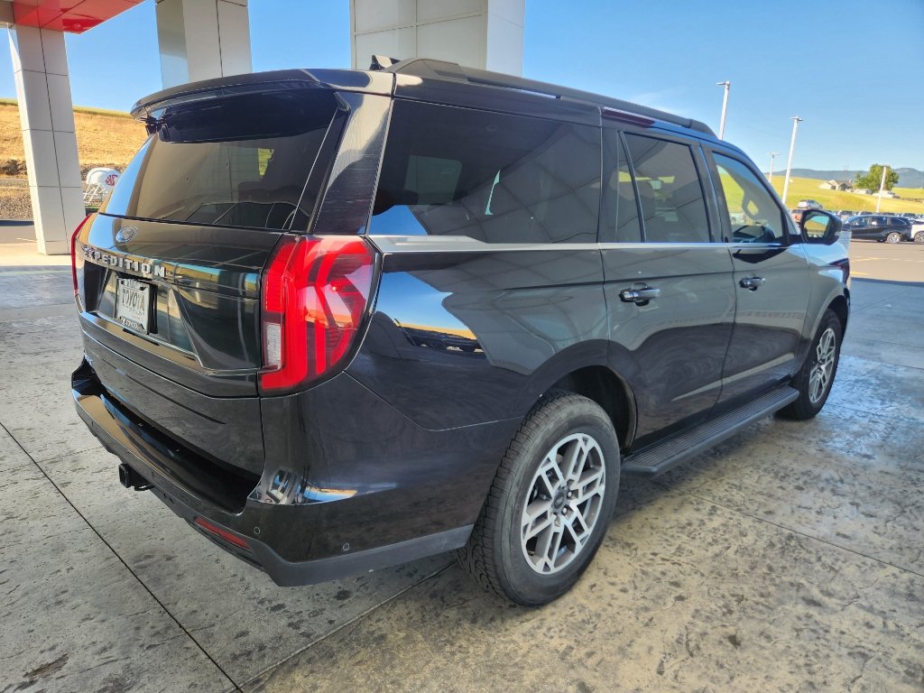 Used 2025 Ford Expedition Active AWD/4WD image 10