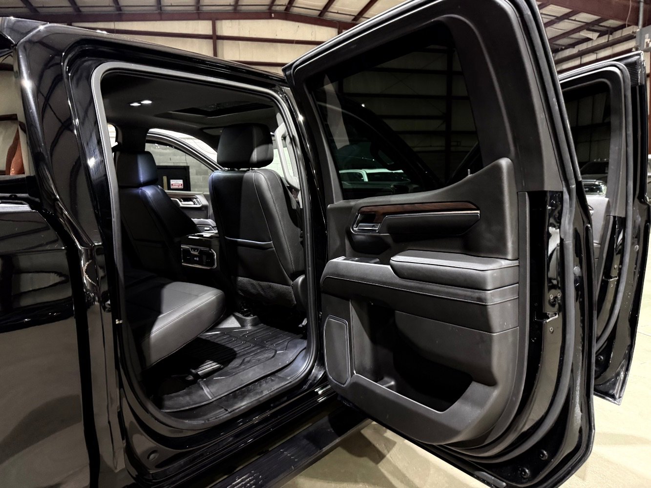 Used 2022 GMC Sierra 1500 SLT w/ SLT Convenience Package AWD/4WD image 22