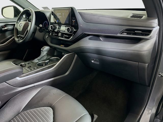 Certified 2025 Toyota Highlander XSE image 29