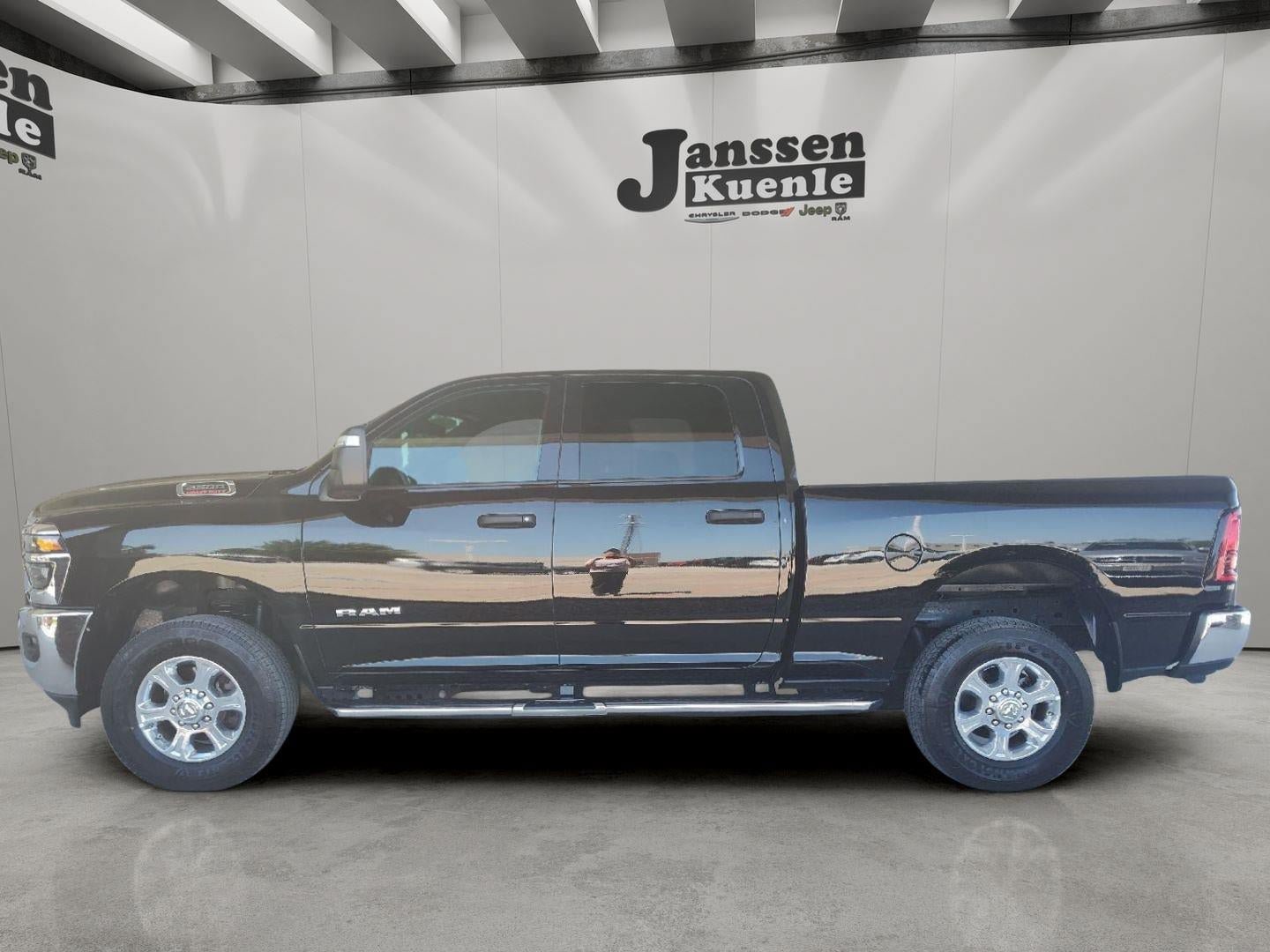 Used 2026 RAM 2500 Big Horn AWD/4WD image 1