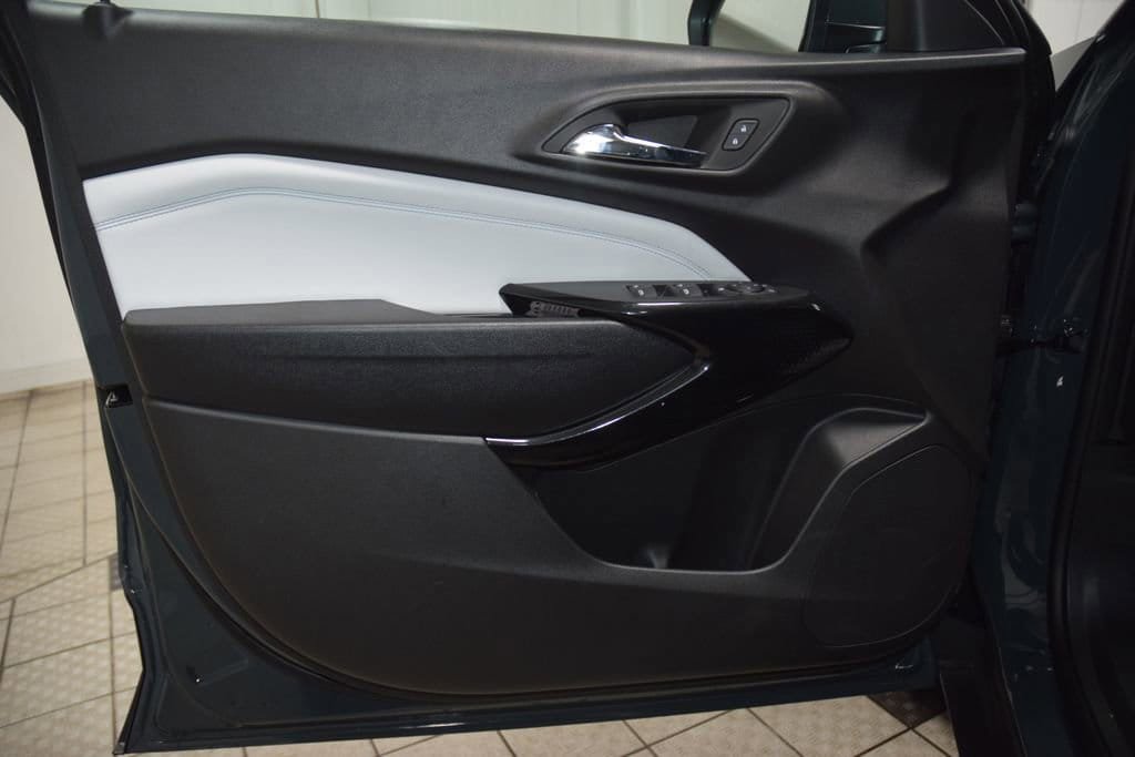 New 2026 Chevrolet Trax LT w/ Sunroof Package FWD image 42