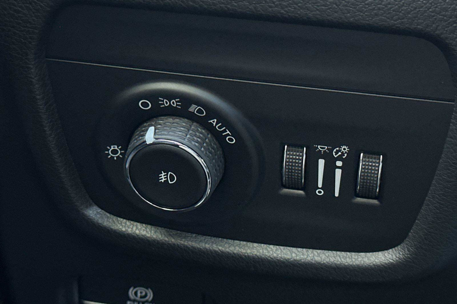New 2025 Jeep Grand Cherokee L Limited w/ Luxury Tech Group II image 24