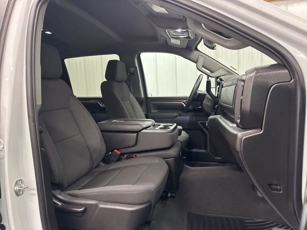 Used 2025 Chevrolet Silverado 2500 LT w/ Convenience Package image 19