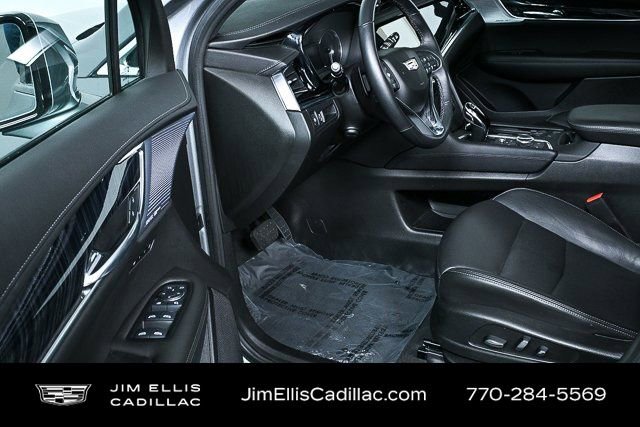 Certified 2025 Cadillac XT6 Premium Luxury image 9