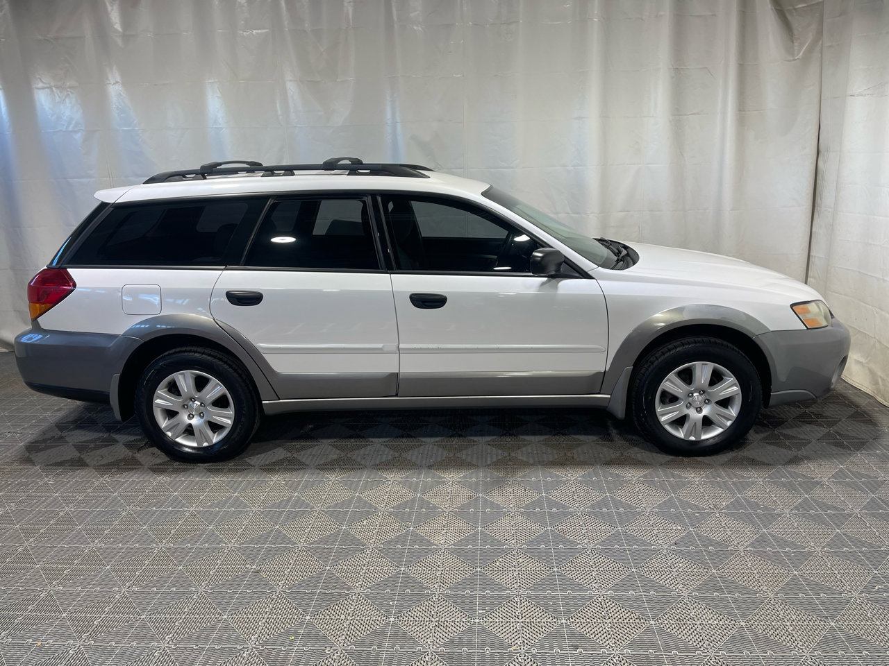 Used 2005 Subaru Outback 2.5i image 11