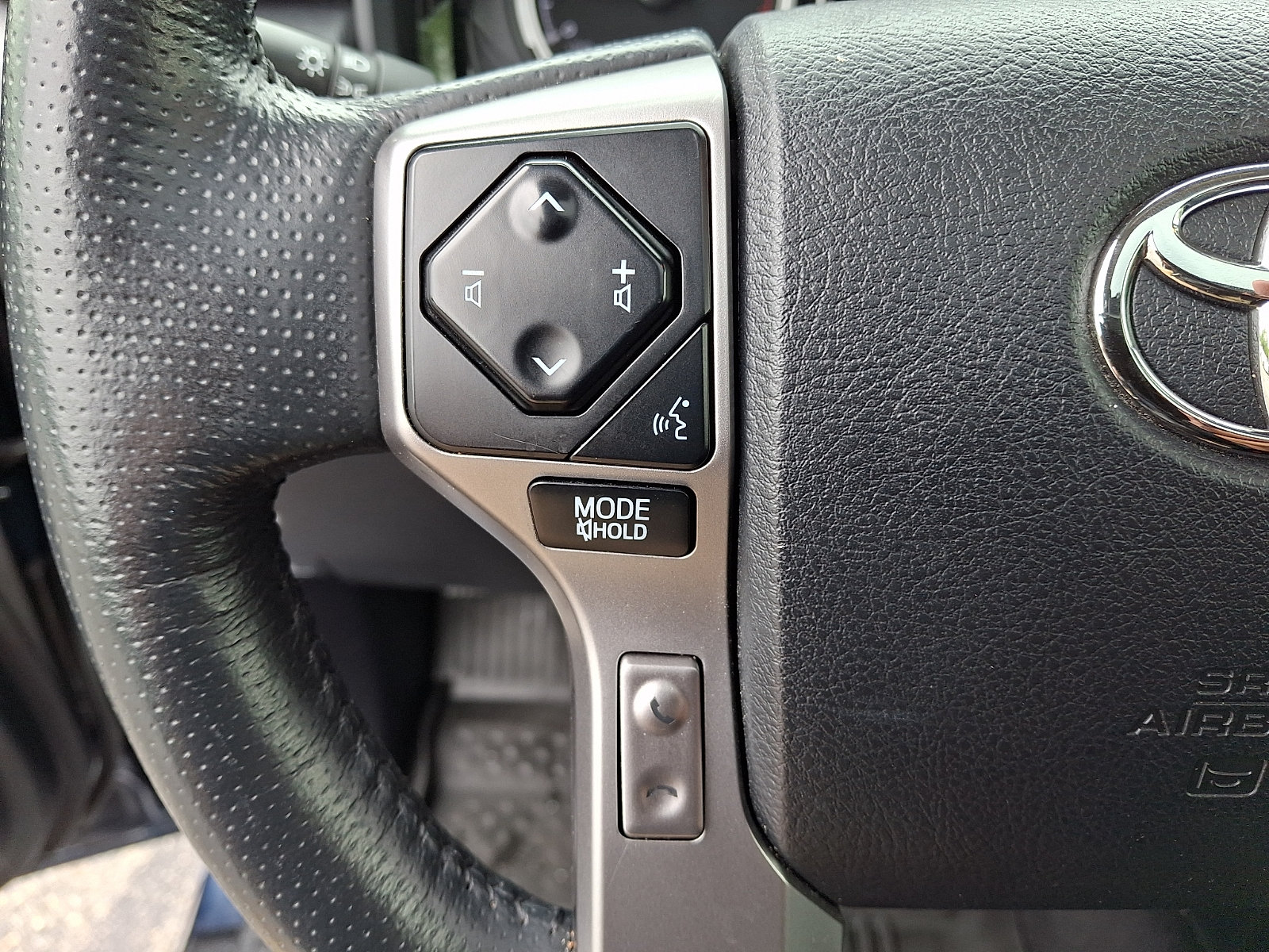 Used 2023 Toyota 4Runner Limited AWD/4WD image 21