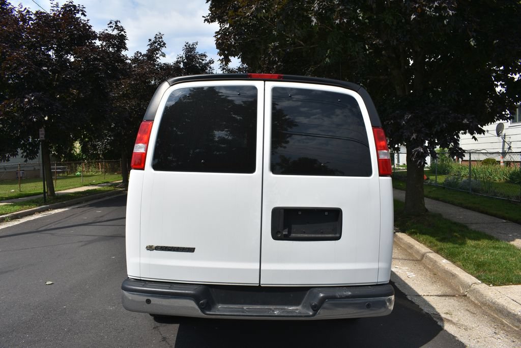 Used 2023 Chevrolet Express 3500 LT w/ LT Preferred Equipment Group RWD image 6