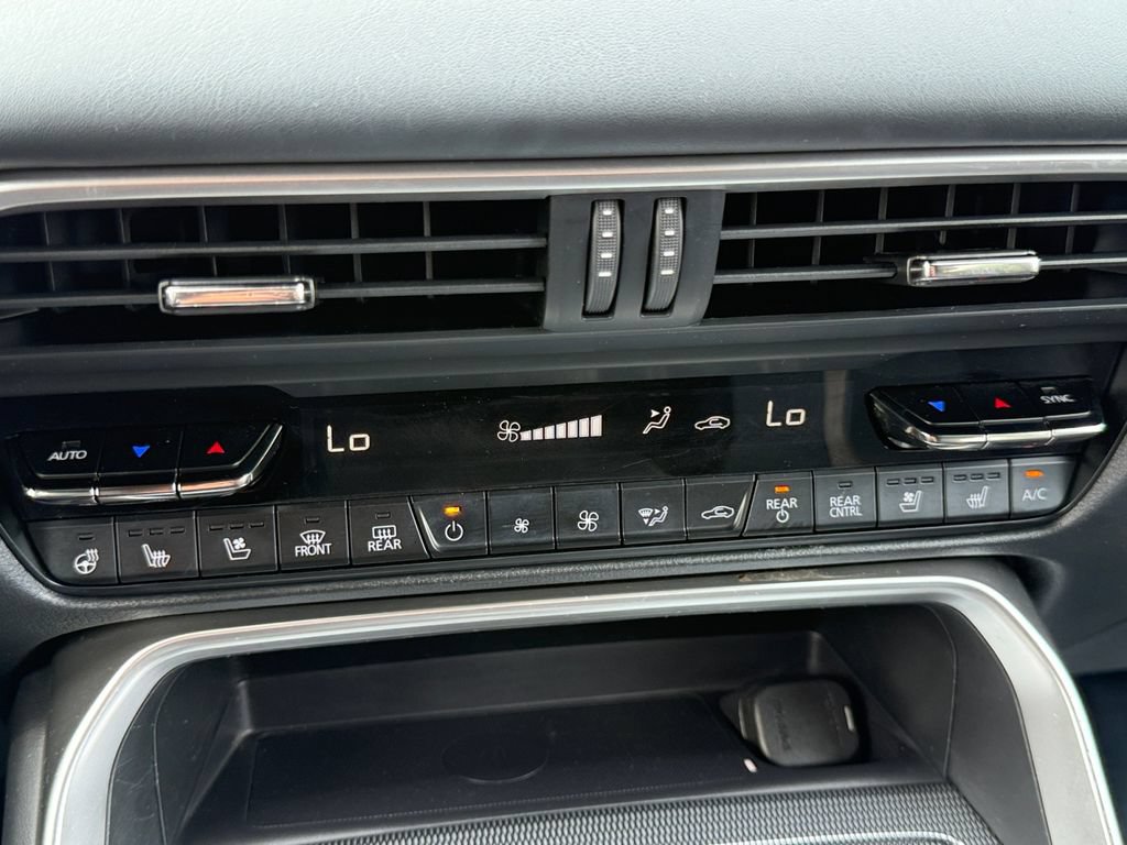 Used 2024 MAZDA CX-90 Plug-In Hybrid w/ Premium Plus AWD/4WD image 17