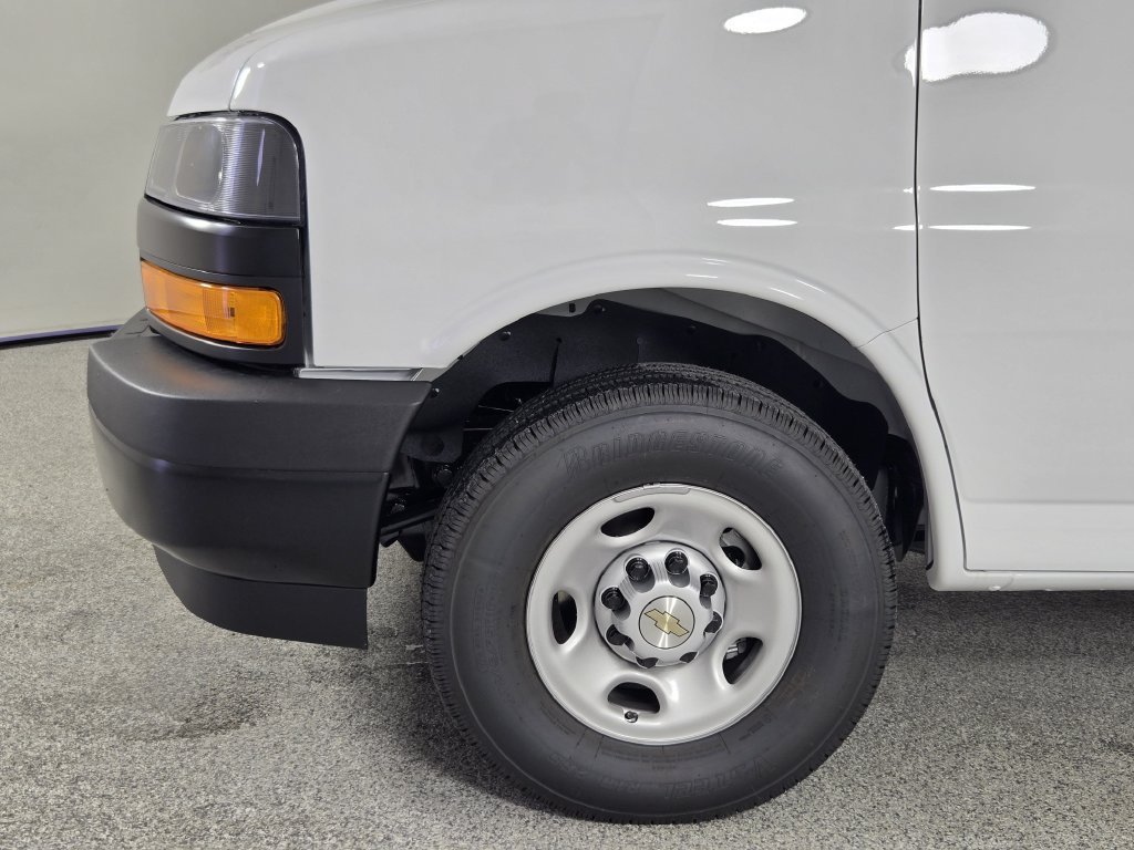 New 2026 Chevrolet Express 2500 w/ Communications Package RWD image 9