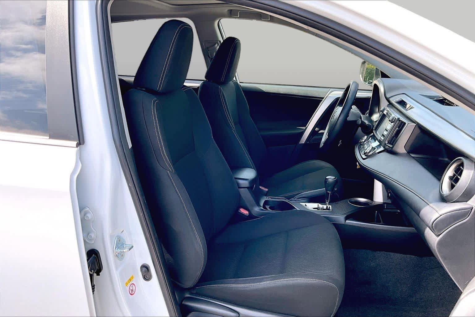 Used 2013 Toyota RAV4 XLE AWD/4WD image 8