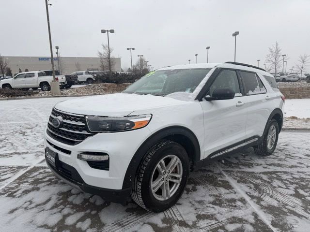 Used 2024 Ford Explorer XLT w/ Equipment Group 202A image 3