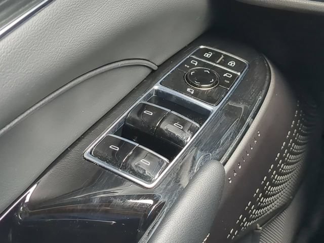 Used 2024 Cadillac Lyriq Sport RWD image 29