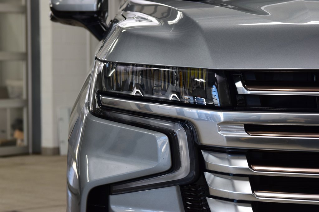 Used 2024 Chevrolet Suburban High Country image 12