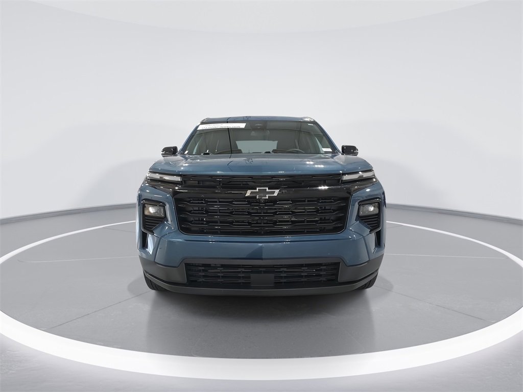 Used 2025 Chevrolet Traverse LT w/ Midnight/Sport Edition image 3