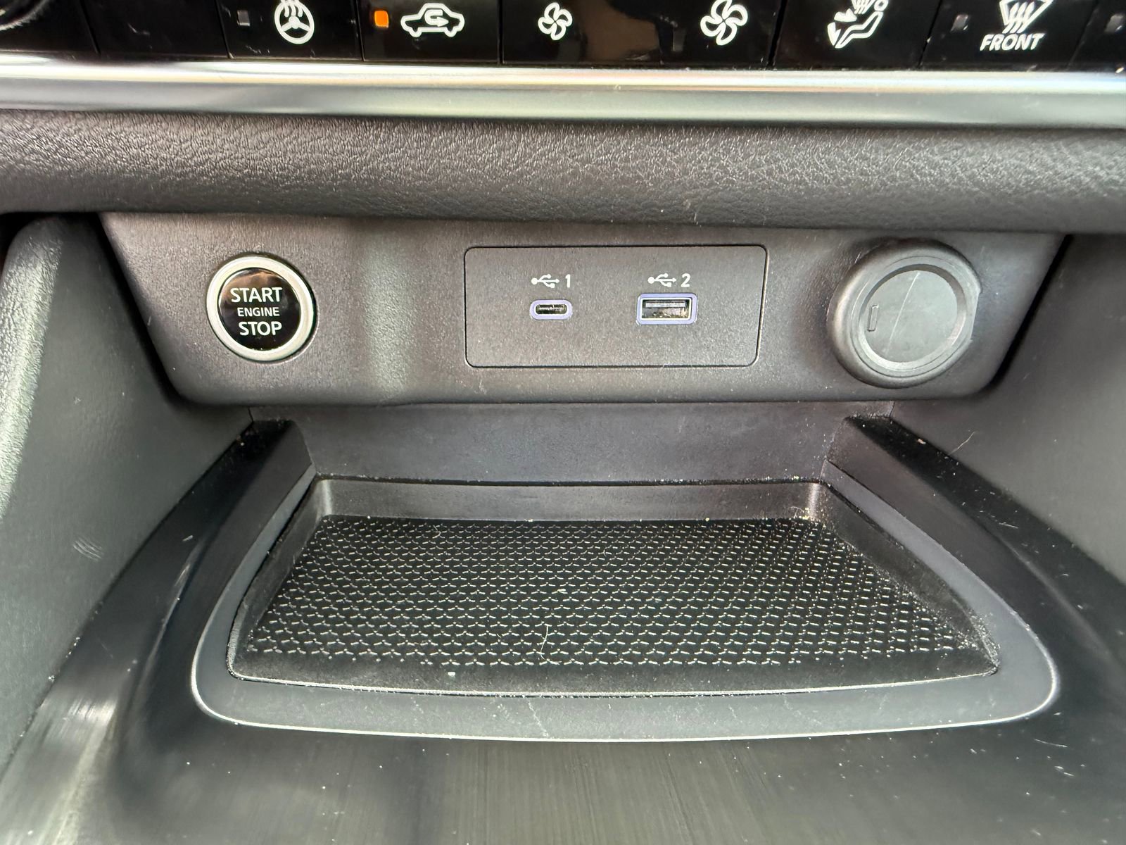 Used 2023 Nissan Rogue SV w/ SV Premium B Package image 17