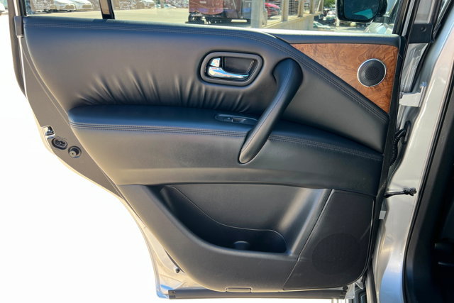 Used 2023 Nissan Armada SL w/ Captain's Chairs Package AWD/4WD image 18