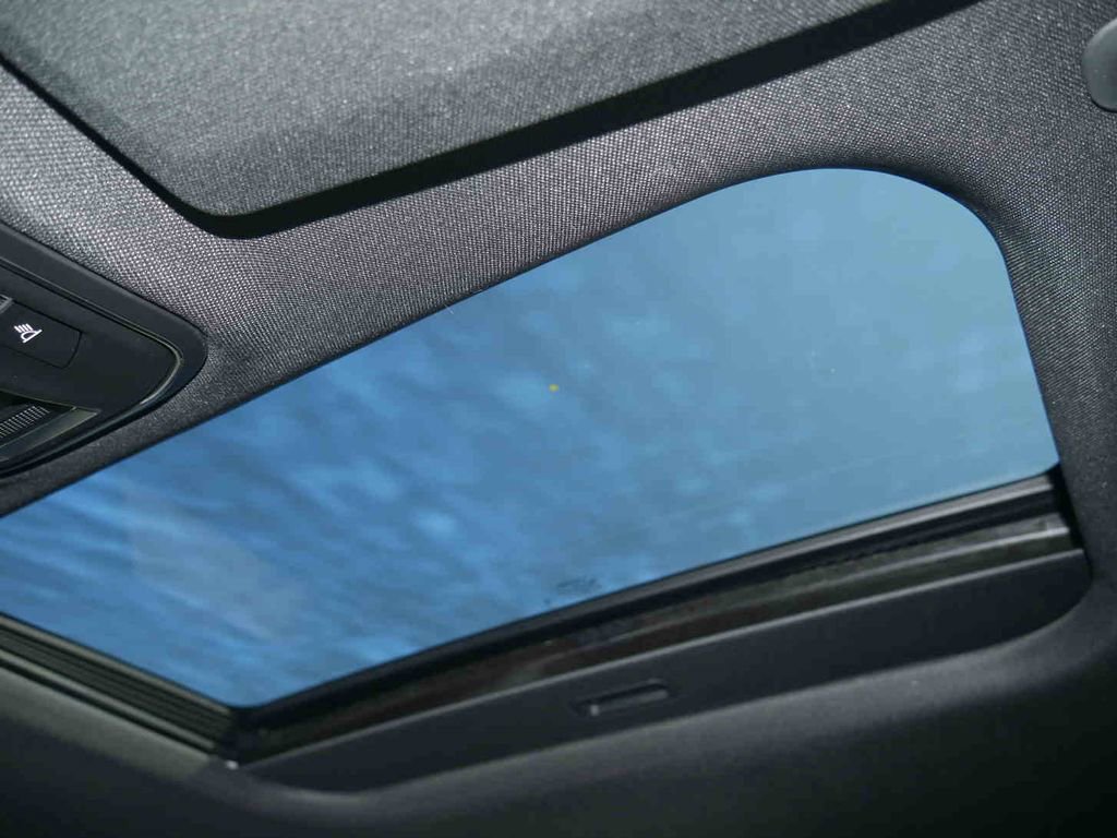 New 2025 Jeep Grand Cherokee Laredo X w/ Luxury Tech Group I image 32