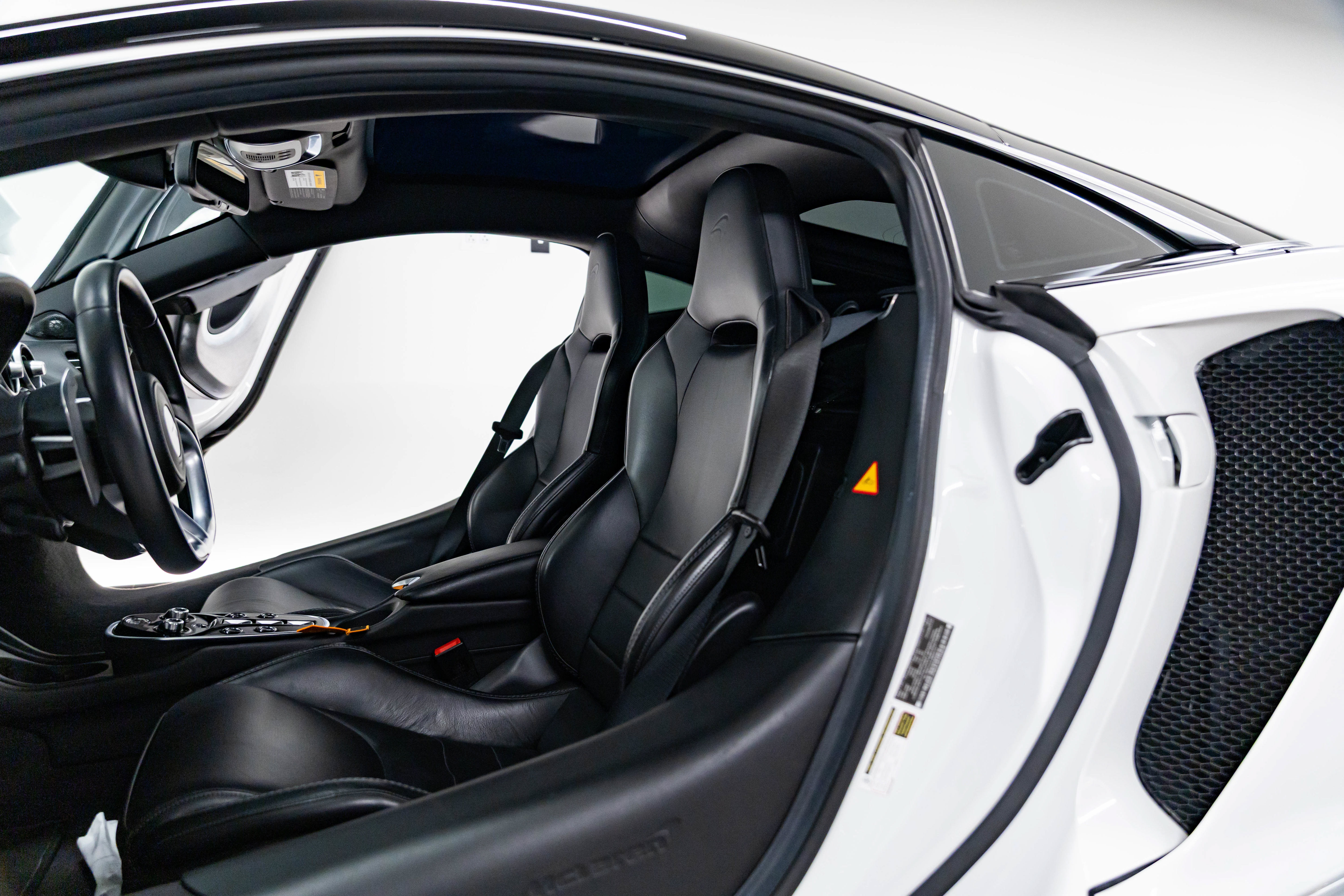 Used 2020 McLaren GT RWD image 15