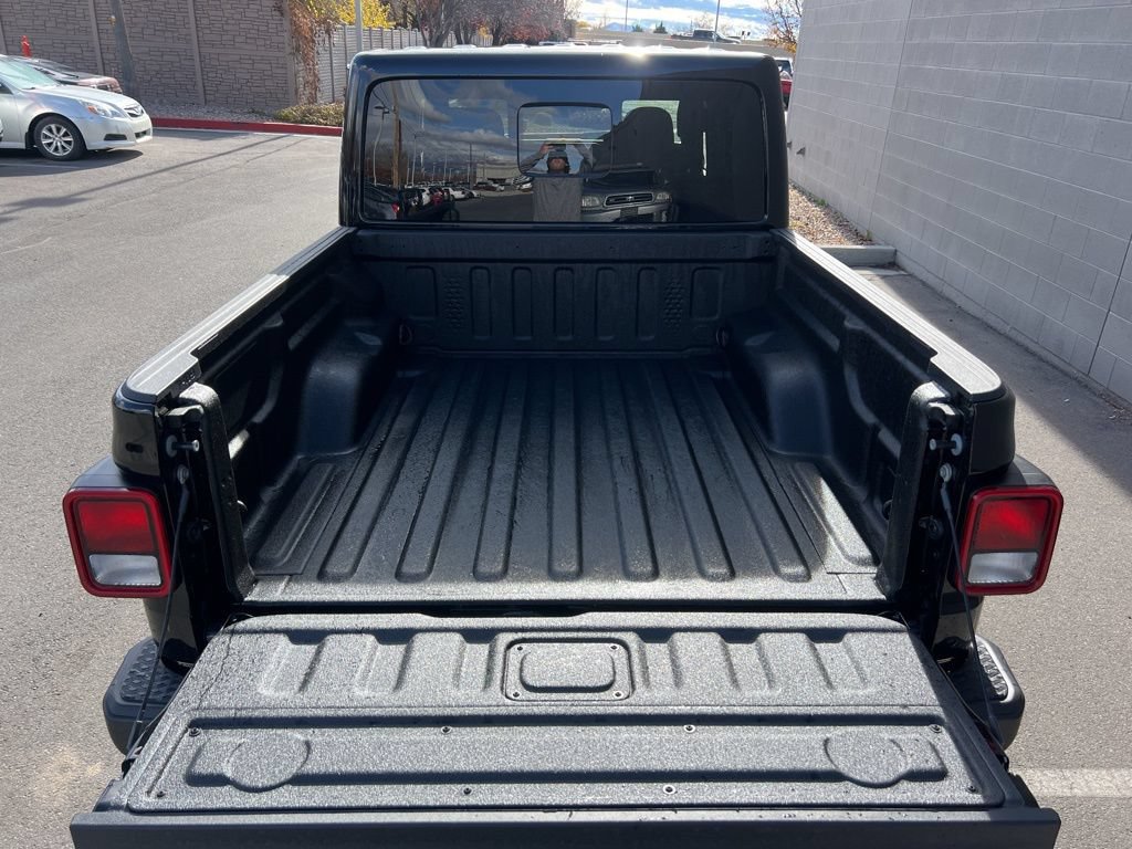New 2026 Jeep Gladiator Sport AWD/4WD image 24