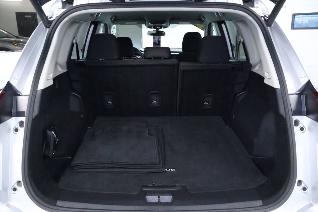 Used 2024 Nissan Rogue SV image 15