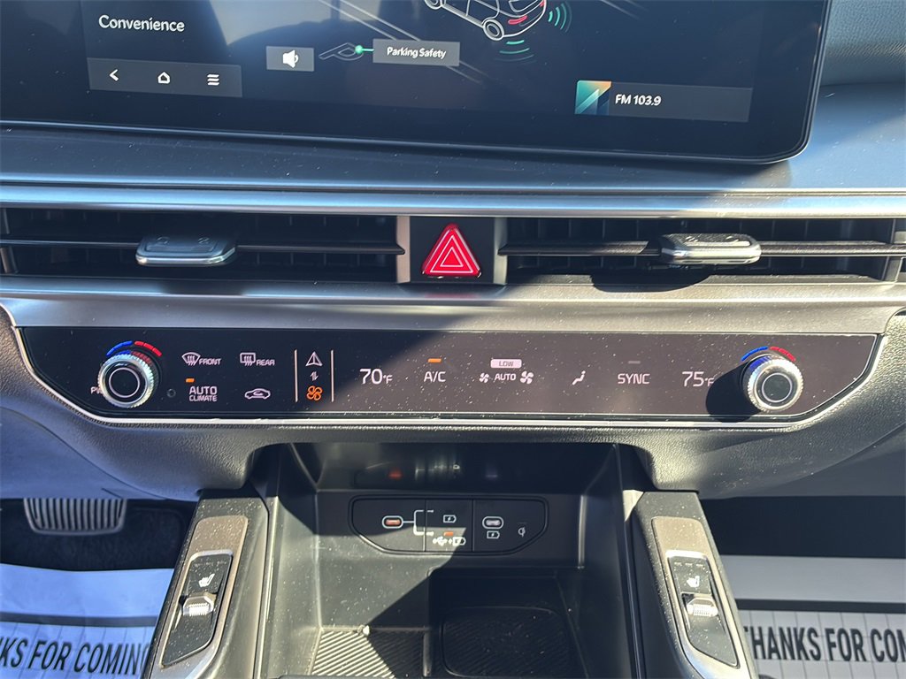 Used 2025 Kia Sorento EX image 28