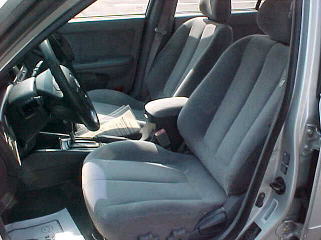 Used 2005 Hyundai Elantra GLS FWD image 24