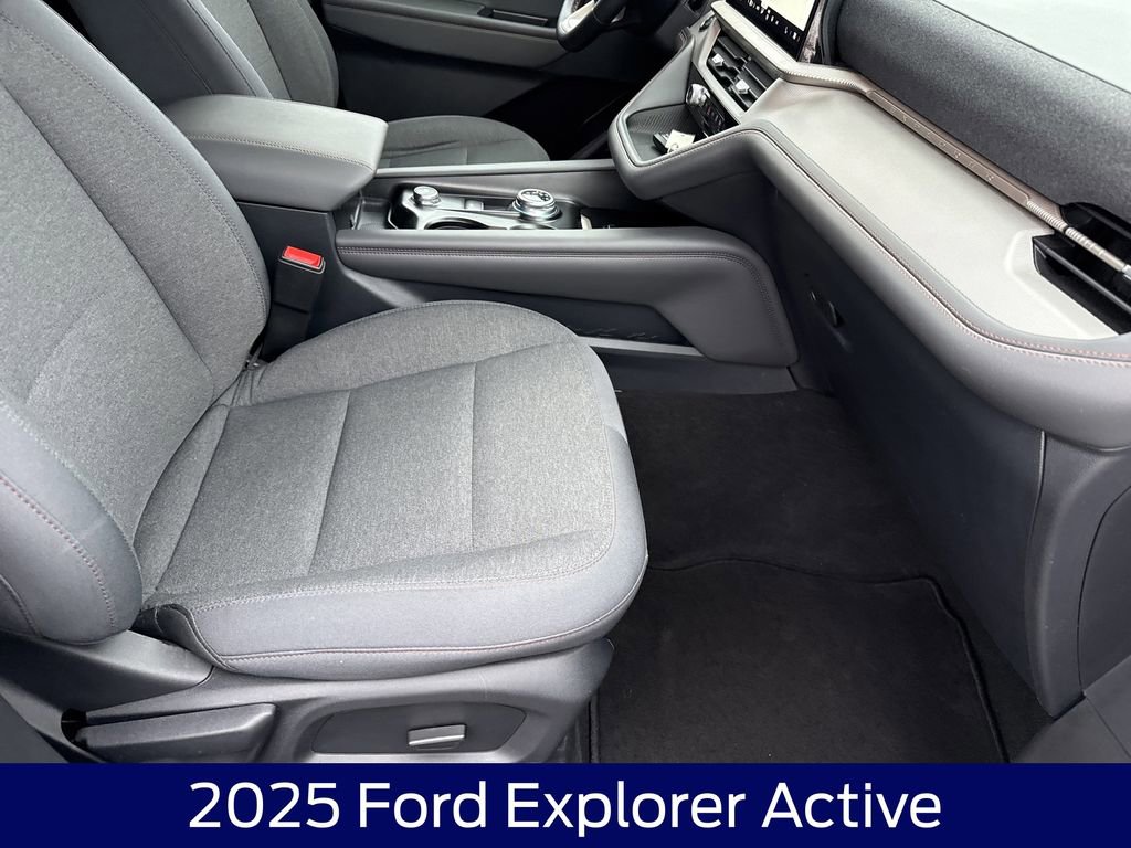 Used 2025 Ford Explorer Active image 13