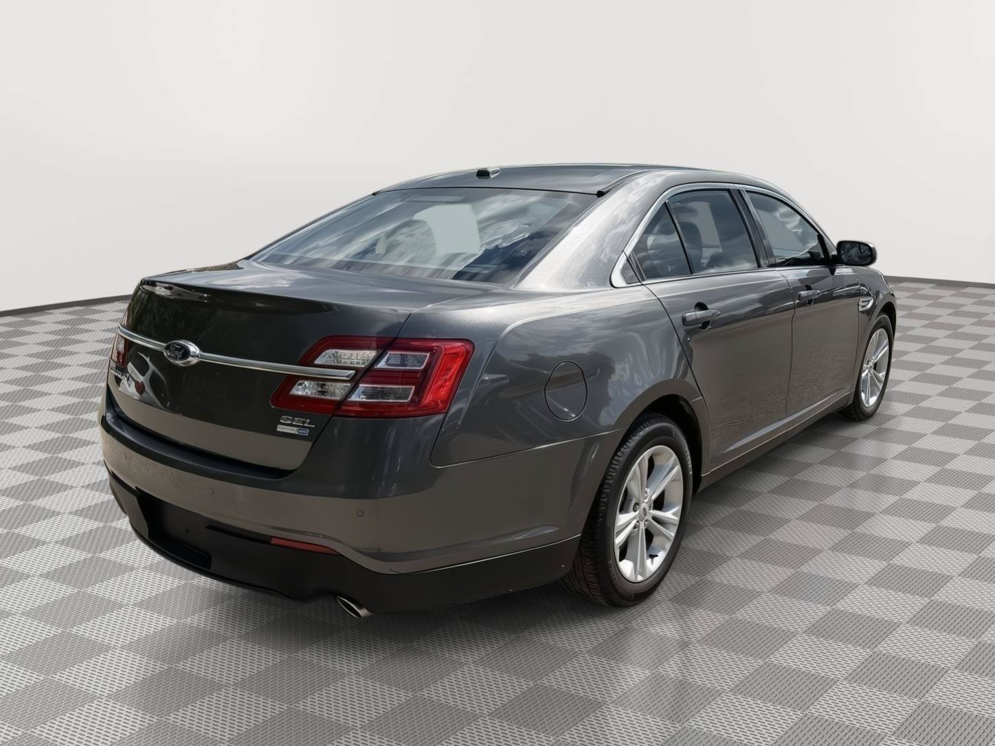 Used 2015 Ford Taurus SEL AWD/4WD image 7