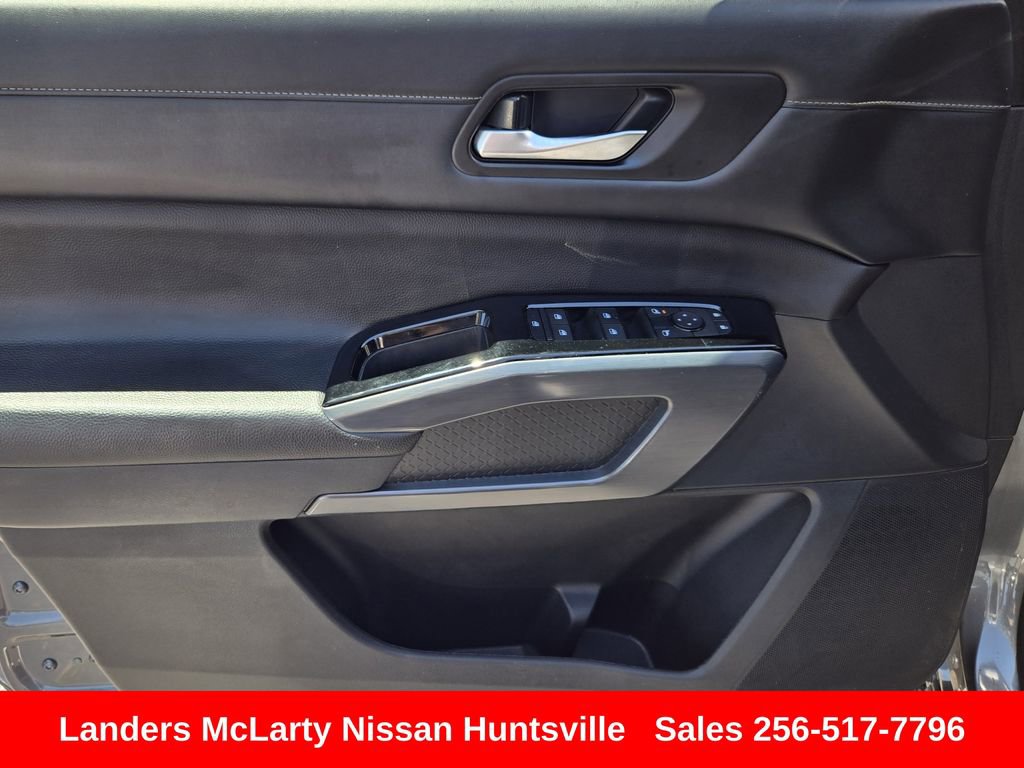 Used 2024 Nissan Pathfinder SL FWD image 21