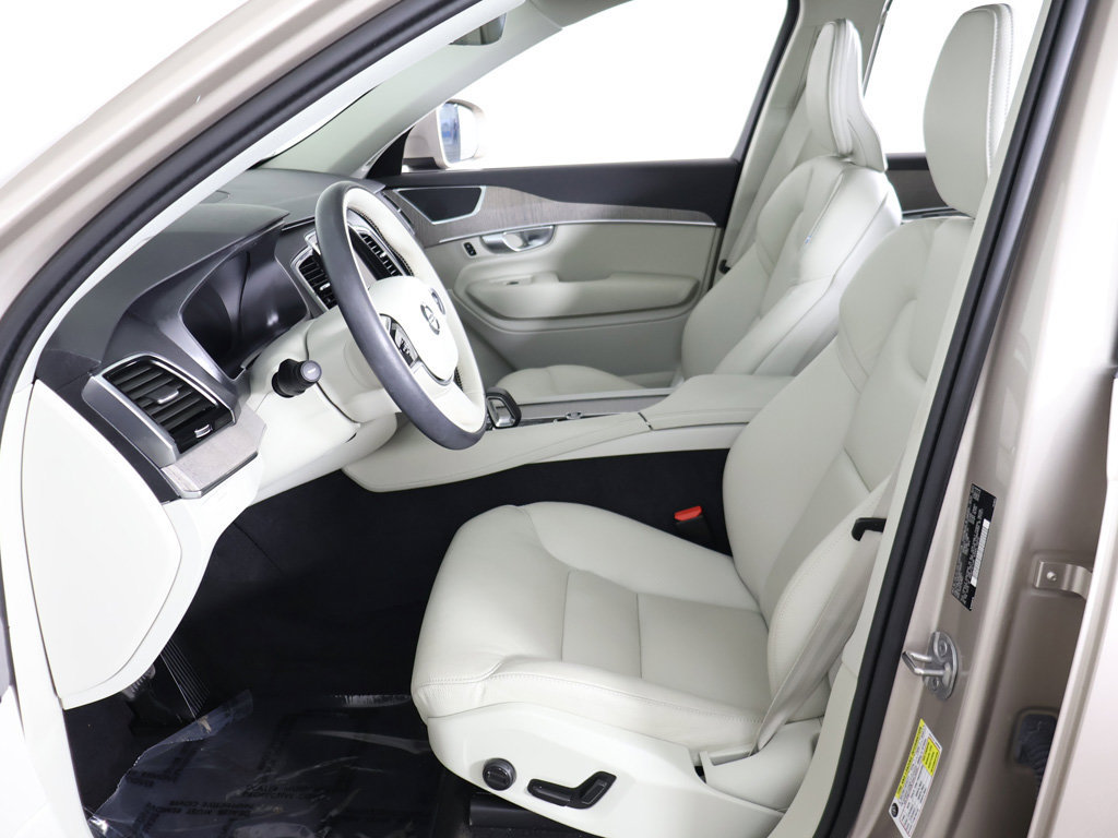Used 2024 Volvo XC90 B5 Plus AWD/4WD image 35