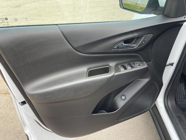 Used 2024 Chevrolet Equinox LT FWD image 10
