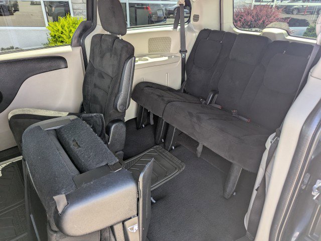 Used 2014 Dodge Grand Caravan SXT w/ Rear Park Assist Package FWD image 22