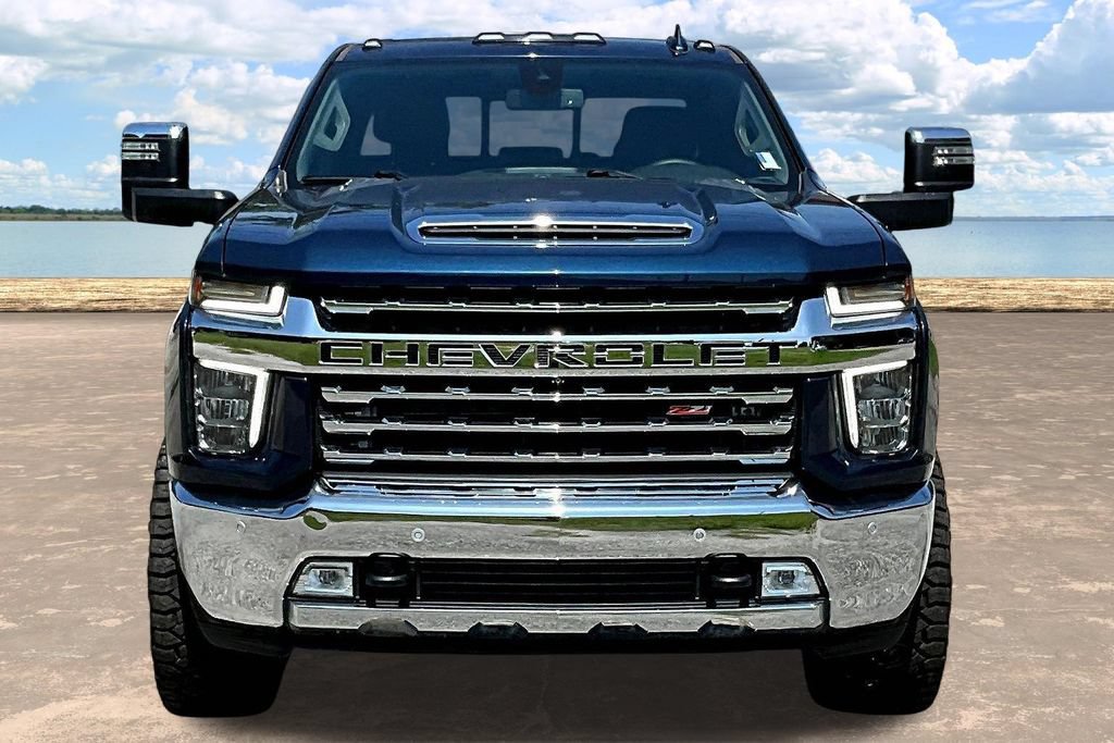 Used 2023 Chevrolet Silverado 3500 LTZ AWD/4WD image 2