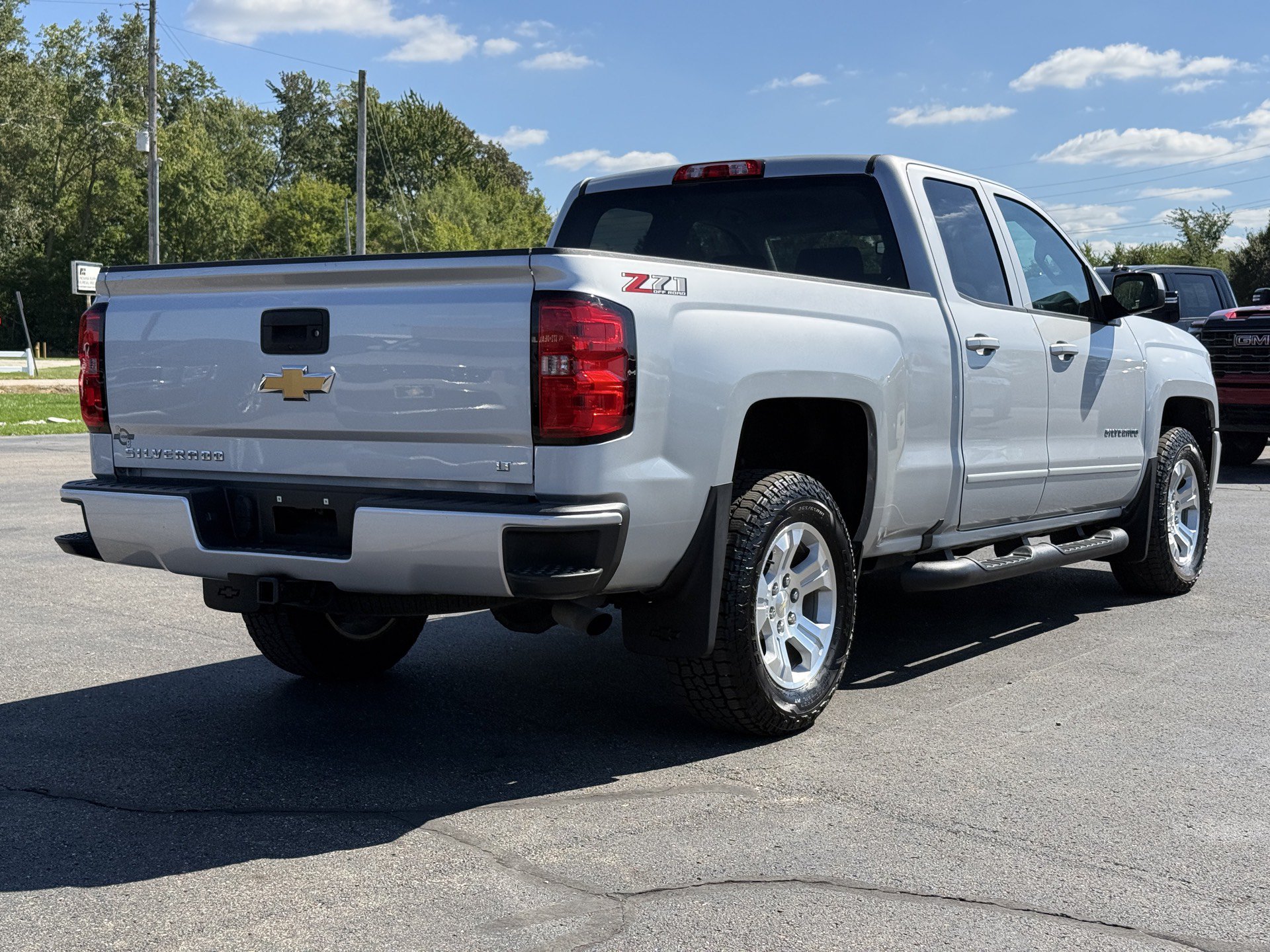 Used 2018 Chevrolet Silverado 1500 LT w/ All Star Edition AWD/4WD image 8