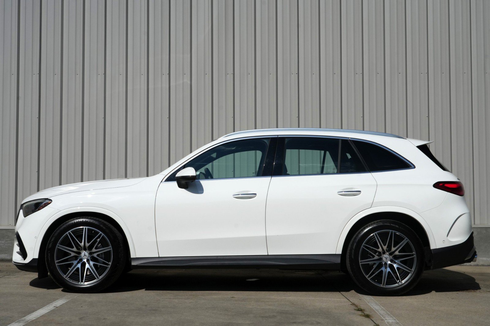 Used 2024 Mercedes-Benz GLC 43 AMG 4MATIC image 9