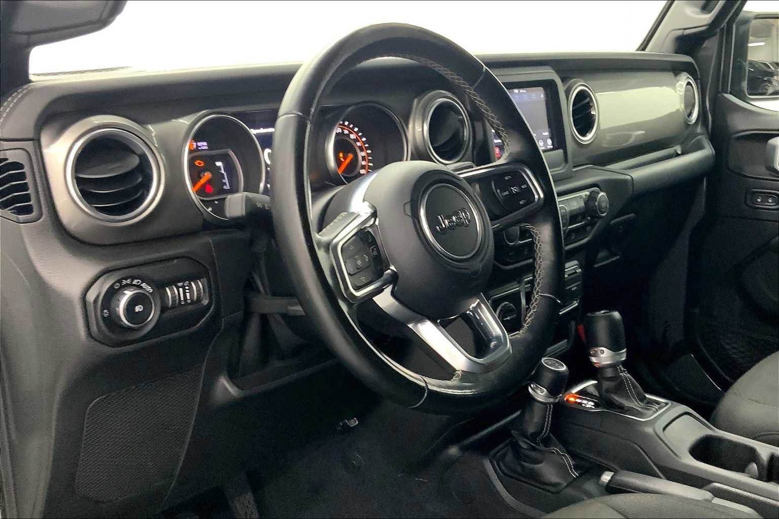 Used 2020 Jeep Wrangler Unlimited Sahara image 20