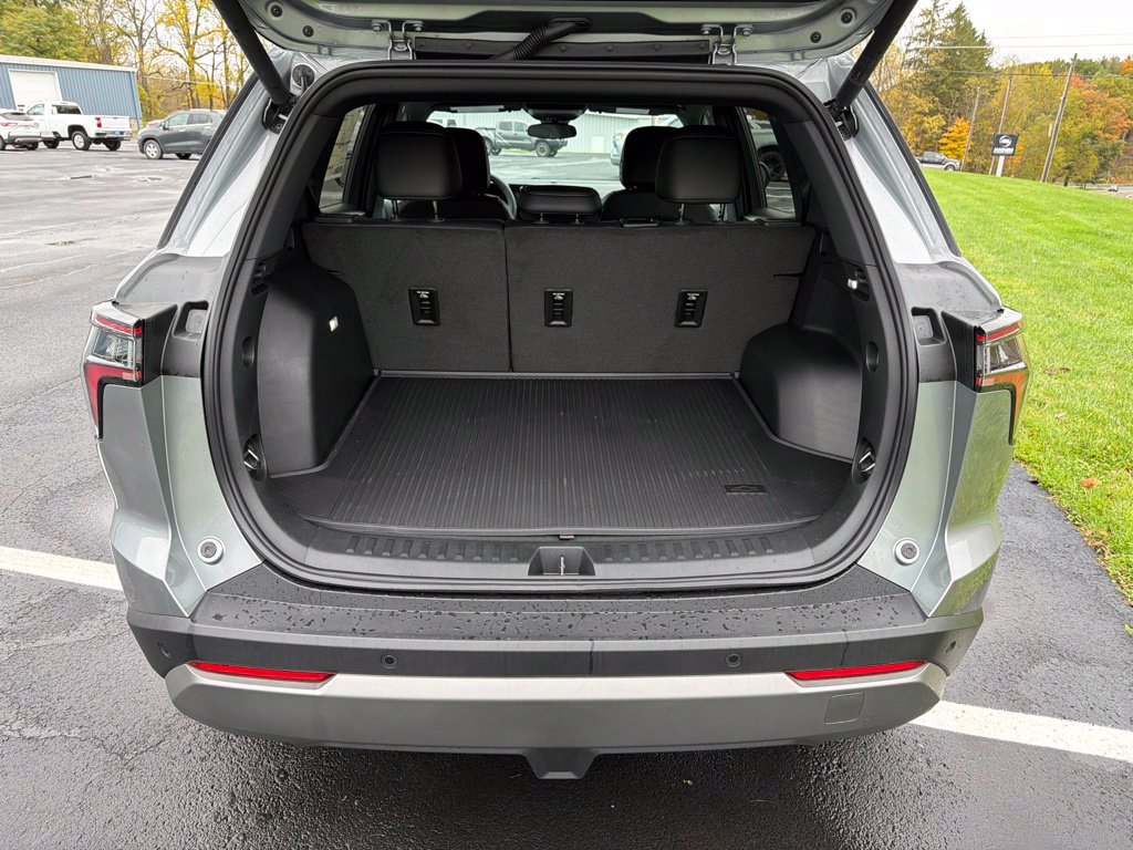 New 2027 Chevrolet Equinox LT w/ Convenience Package II FWD image 15