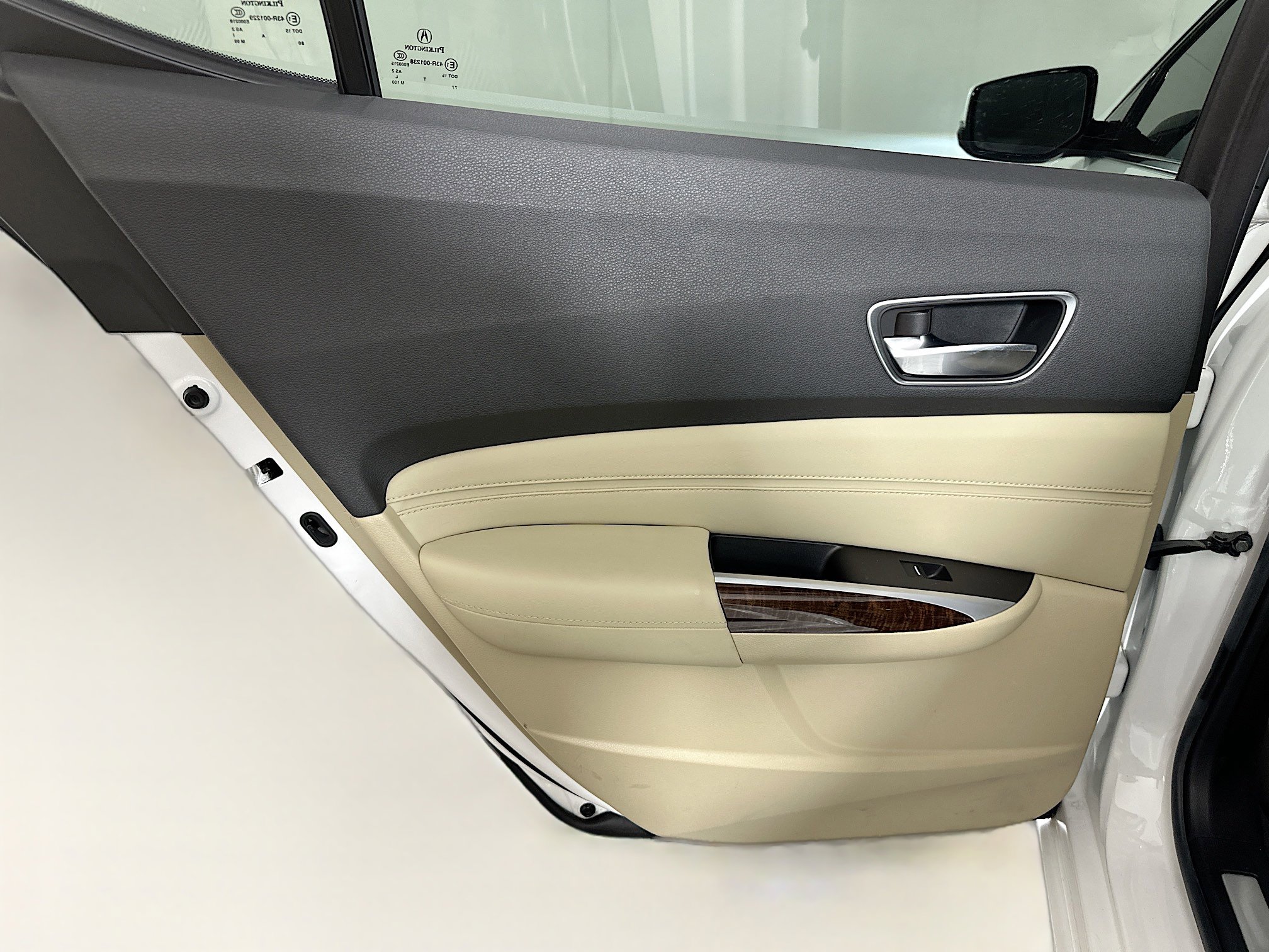 Used 2020 Acura TLX image 25