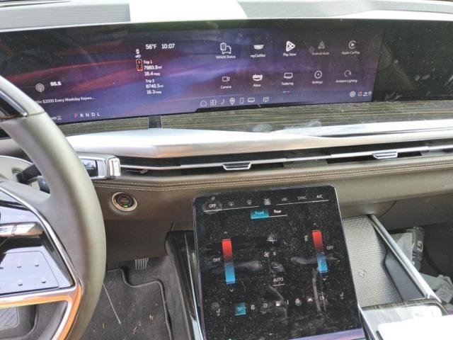 Used 2025 Cadillac Escalade ESV Premium Luxury w/ Touring Package image 4