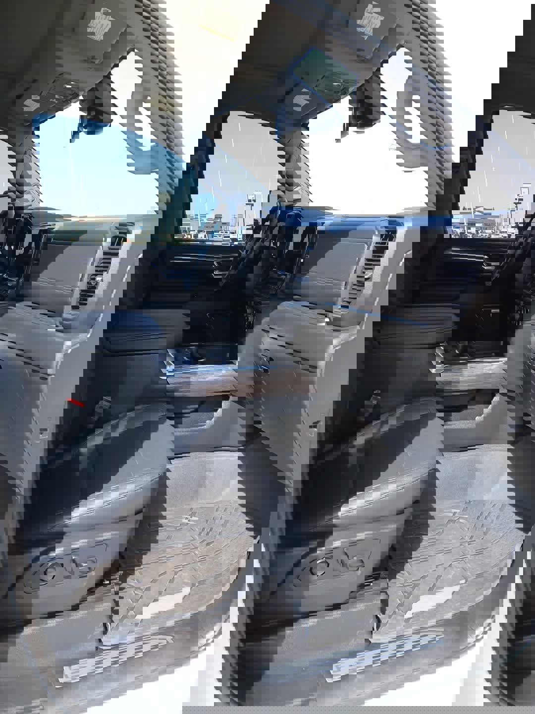 Used 2024 Chevrolet Silverado 2500 LTZ w/ LTZ Convenience Package image 30