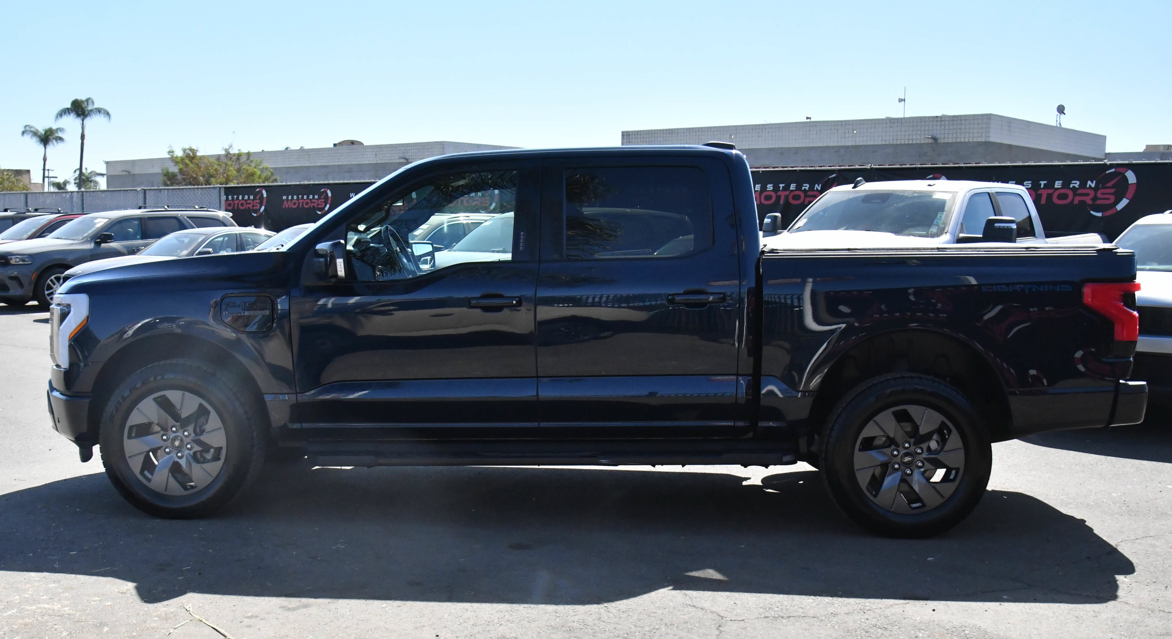 Used 2022 Ford F150 Lightning Lariat AWD/4WD image 4