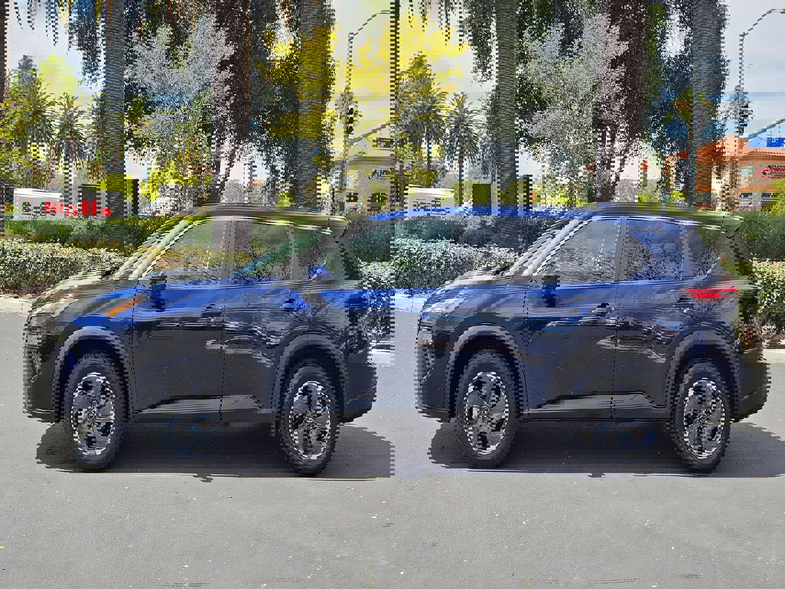 Used 2025 Nissan Rogue SV image 10