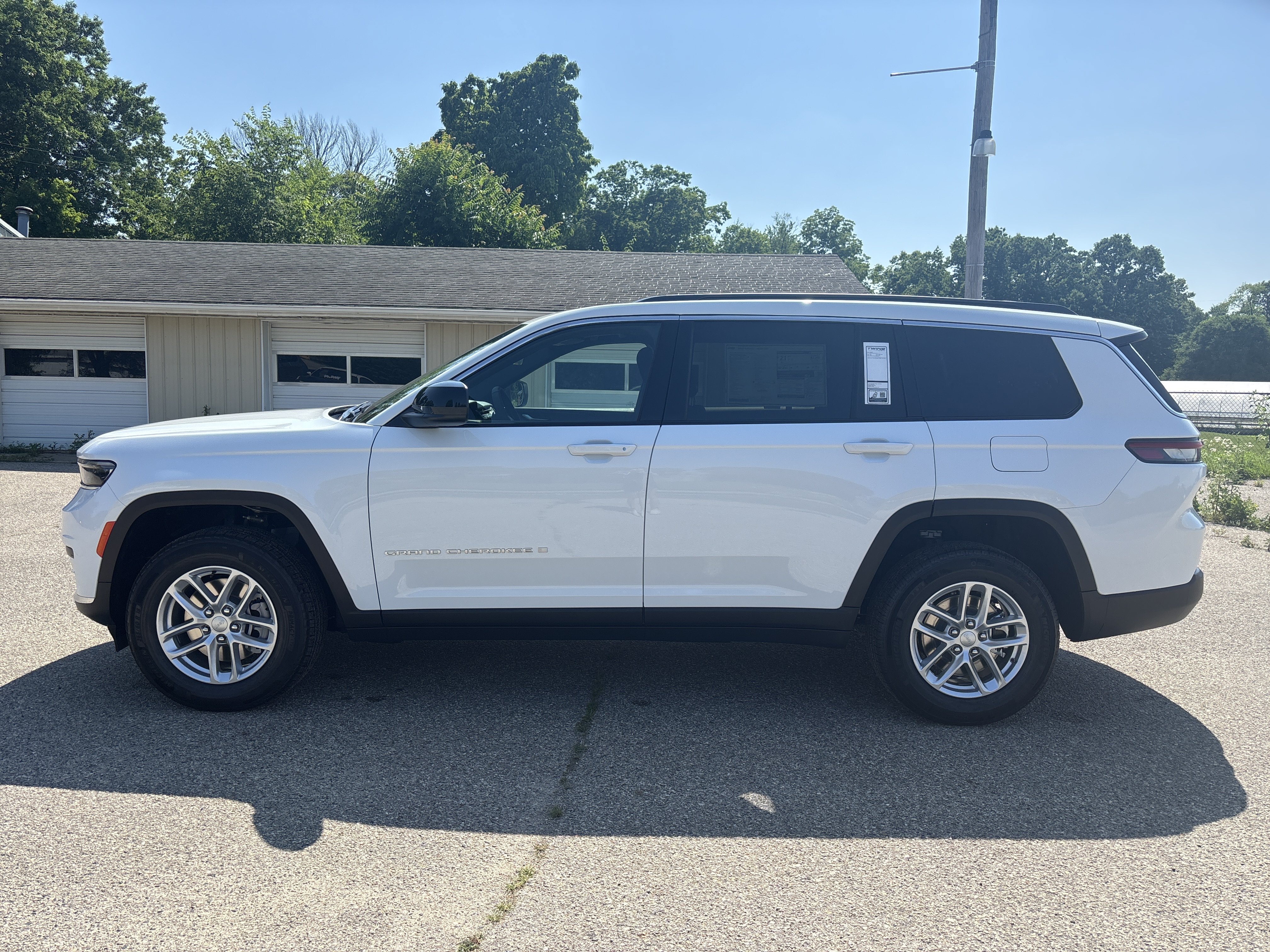 New 2026 Jeep Grand Cherokee L 4WD image 11