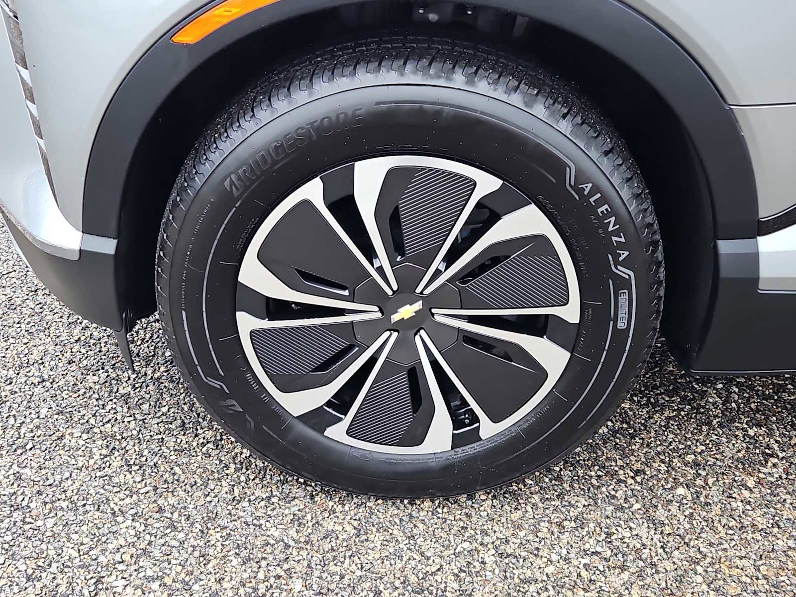 Used 2025 Chevrolet Blazer EV LT AWD/4WD image 2