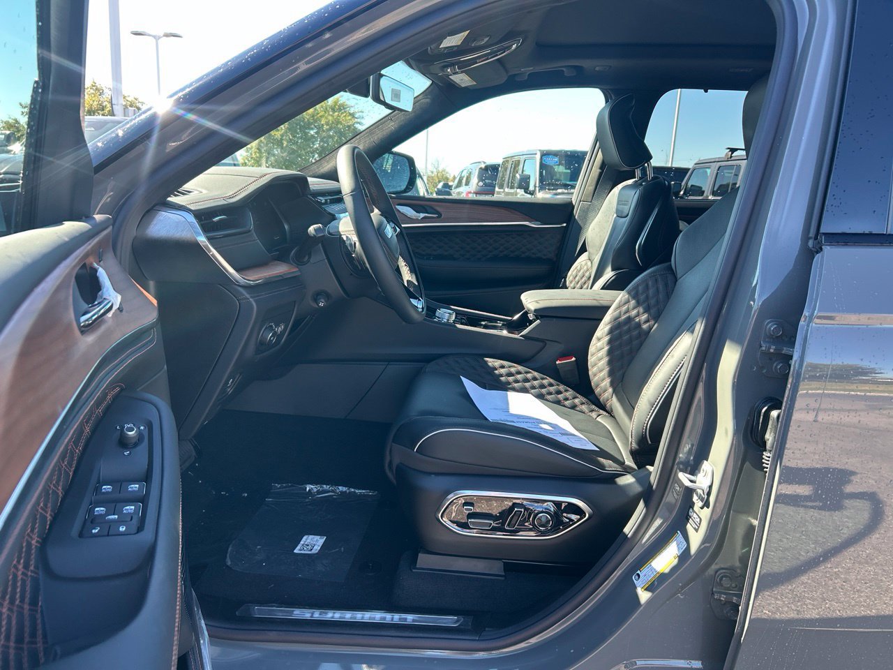 New 2027 Jeep Grand Cherokee Summit AWD/4WD image 10