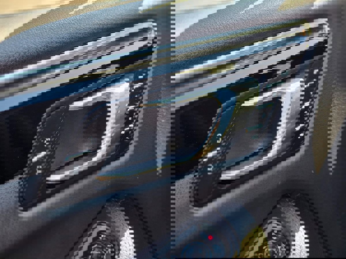 Used 2016 Porsche Macan S image 24