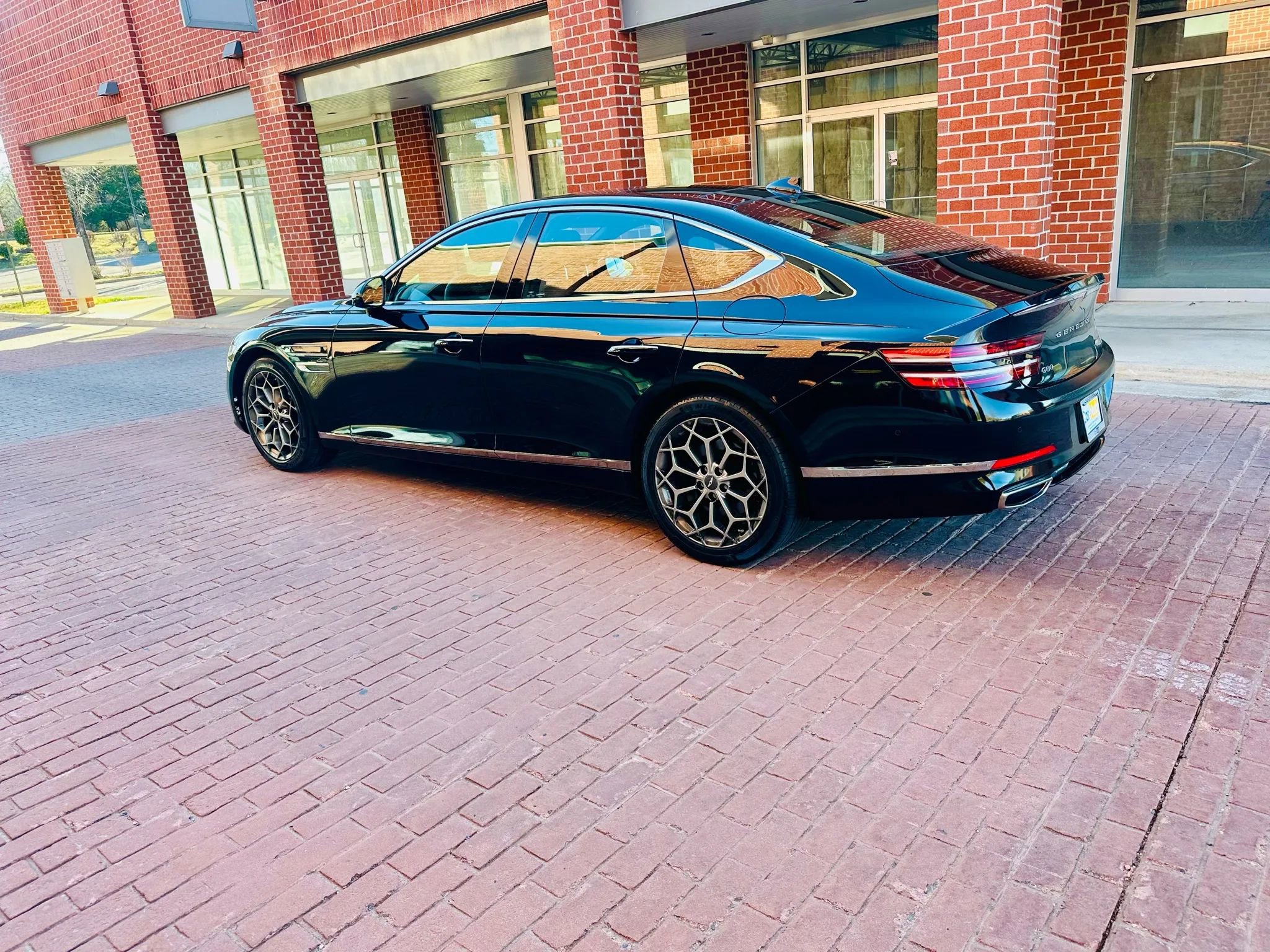 Used 2022 Genesis G80 2.5T w/ Prestige Package image 4